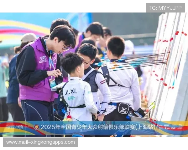 射箭大神一箭穿十环震撼赛馆：见证传奇时刻