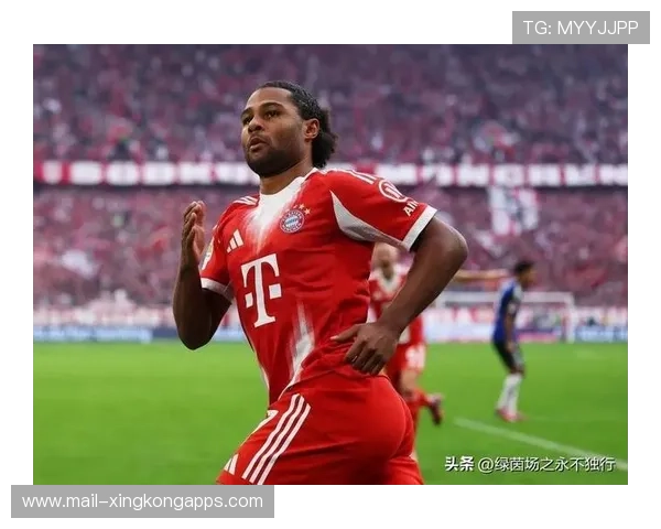 拜仁边后卫内收战术打破防守平衡，拜仁右后卫引援